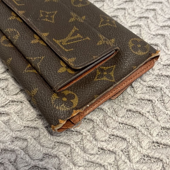 Authentic Louis Vuitton wallet - Picture 11 of 13
